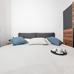 Luna Vila