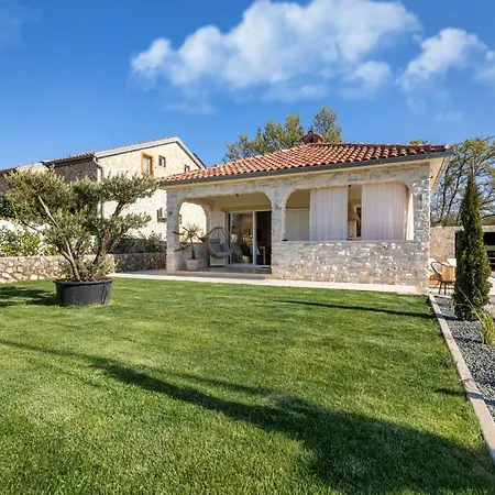 Luna Вилла Zupanje