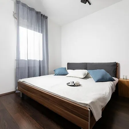 Luna Villa *