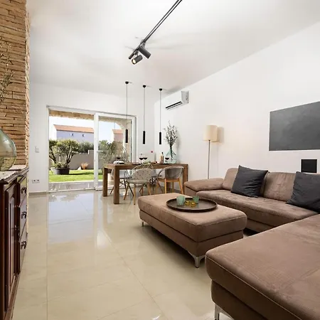 Luna Villa