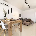 Luna Villa *